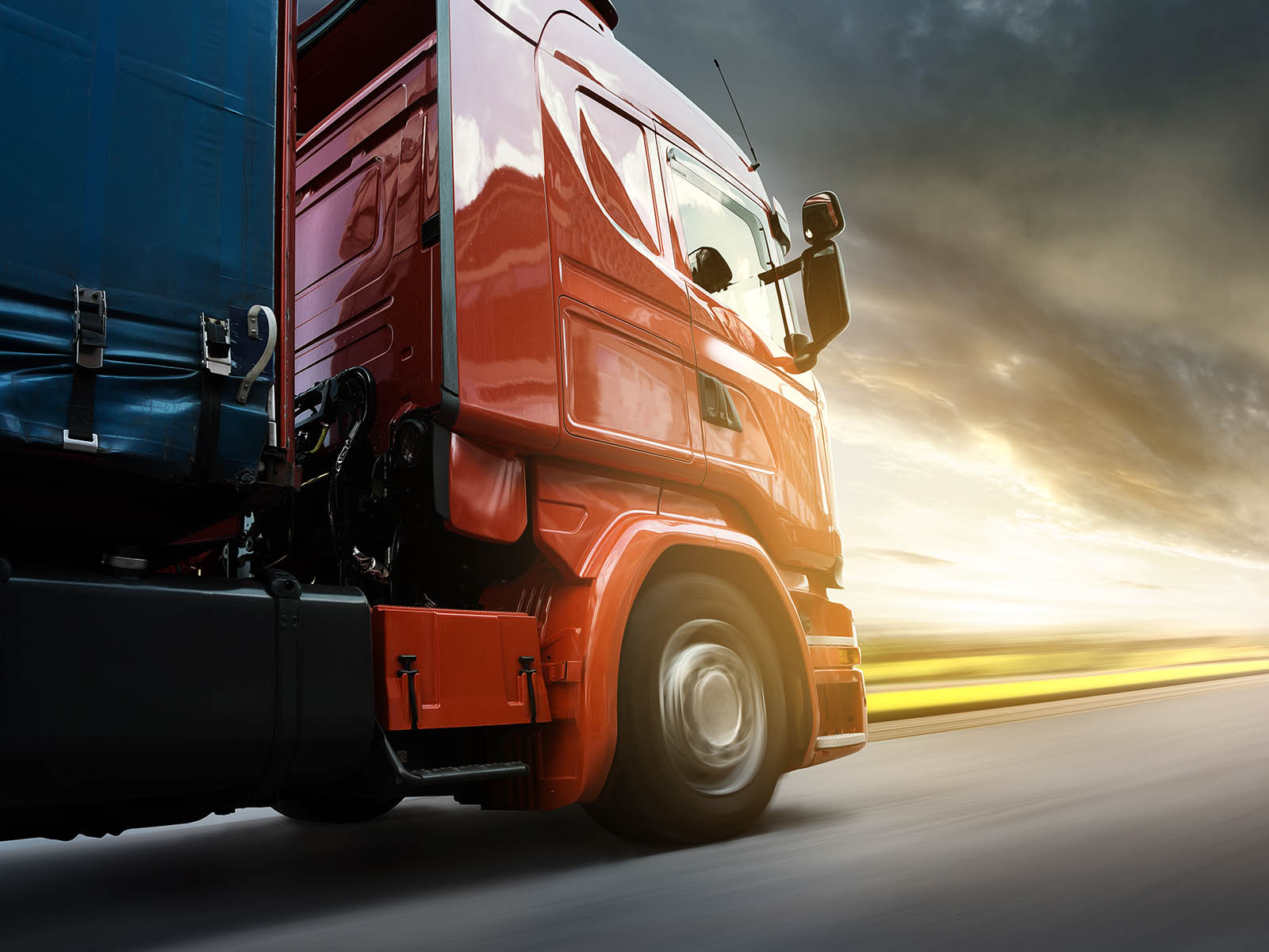 Nutzfahrzeug auf einer Straße